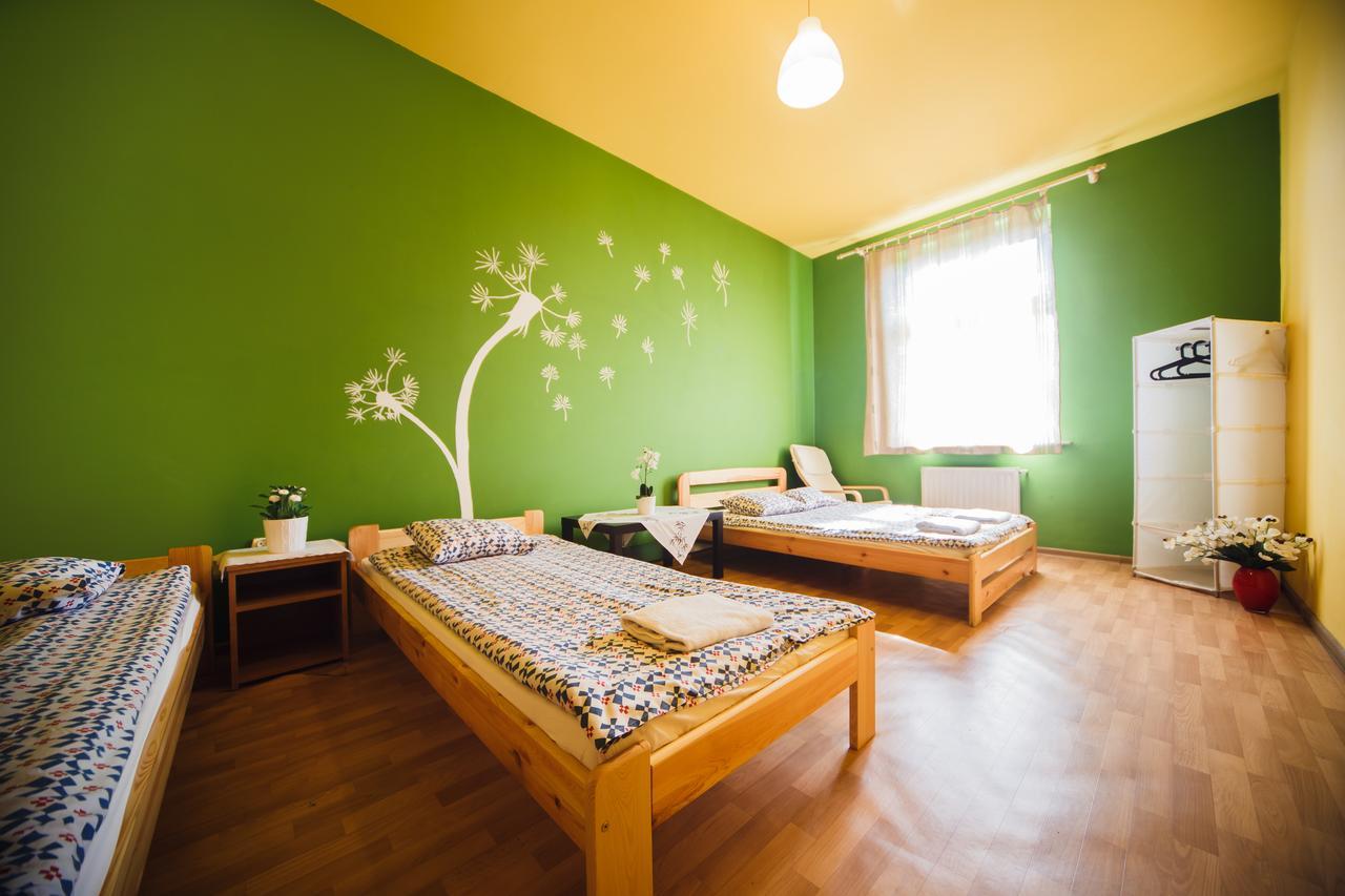 Hostel Tara Cracovia Esterno foto
